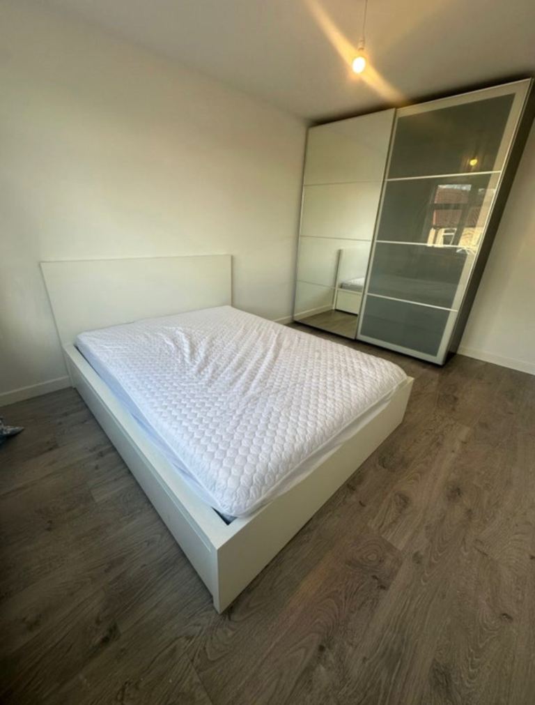 Room Waltham Way in Greater London