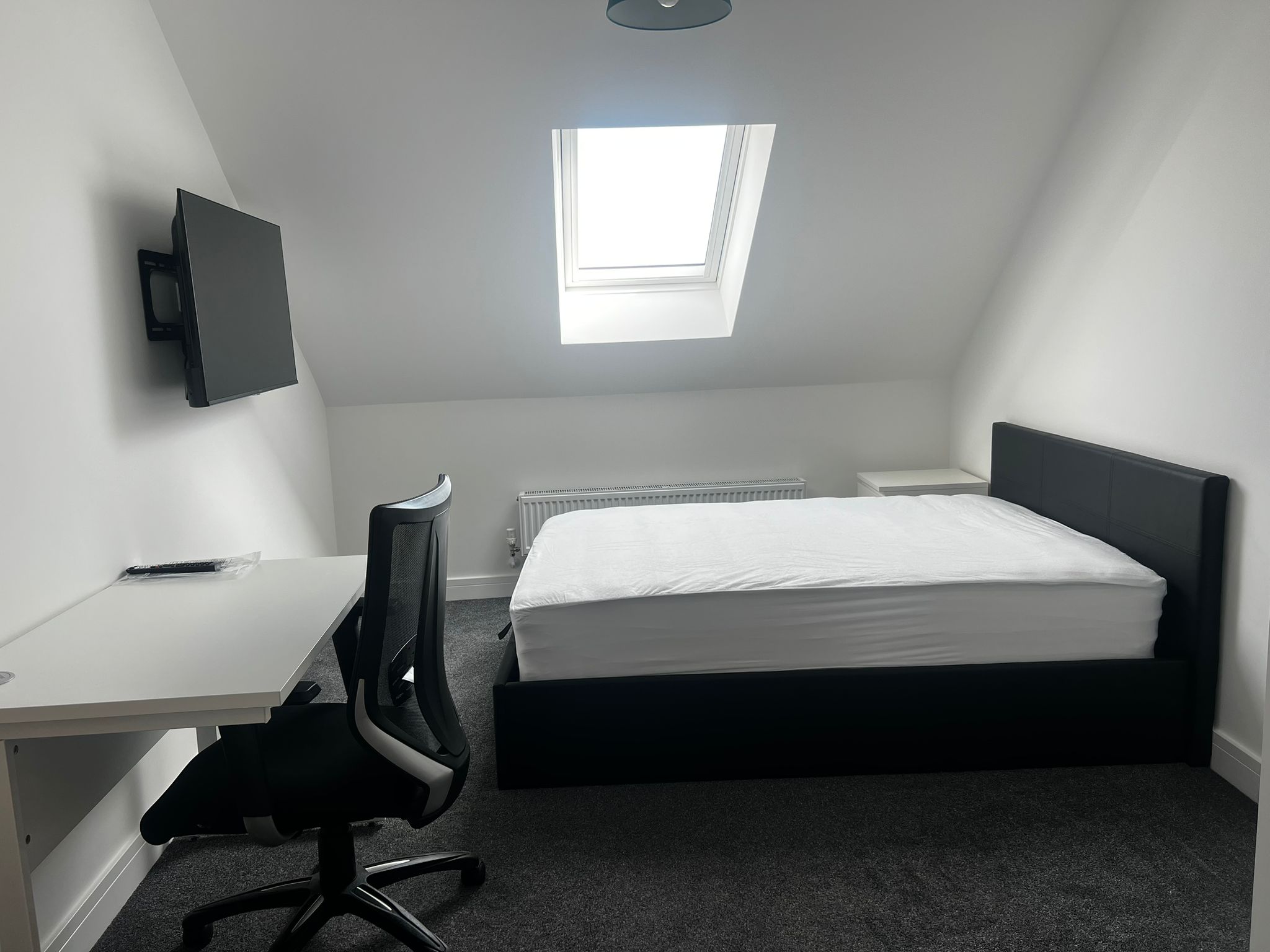 Room Conygre Road in Bristol