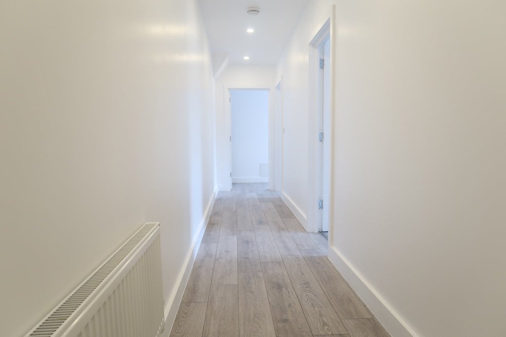 Flat Glengall Road in Greater London