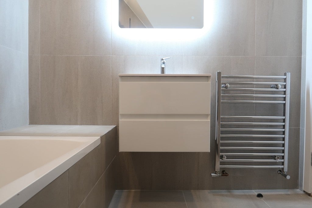 Flat Glengall Road in Greater London