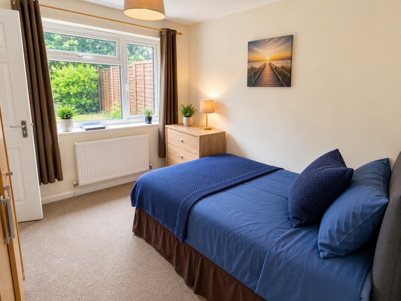 Room Northolt Avenue in East Hertfordshire