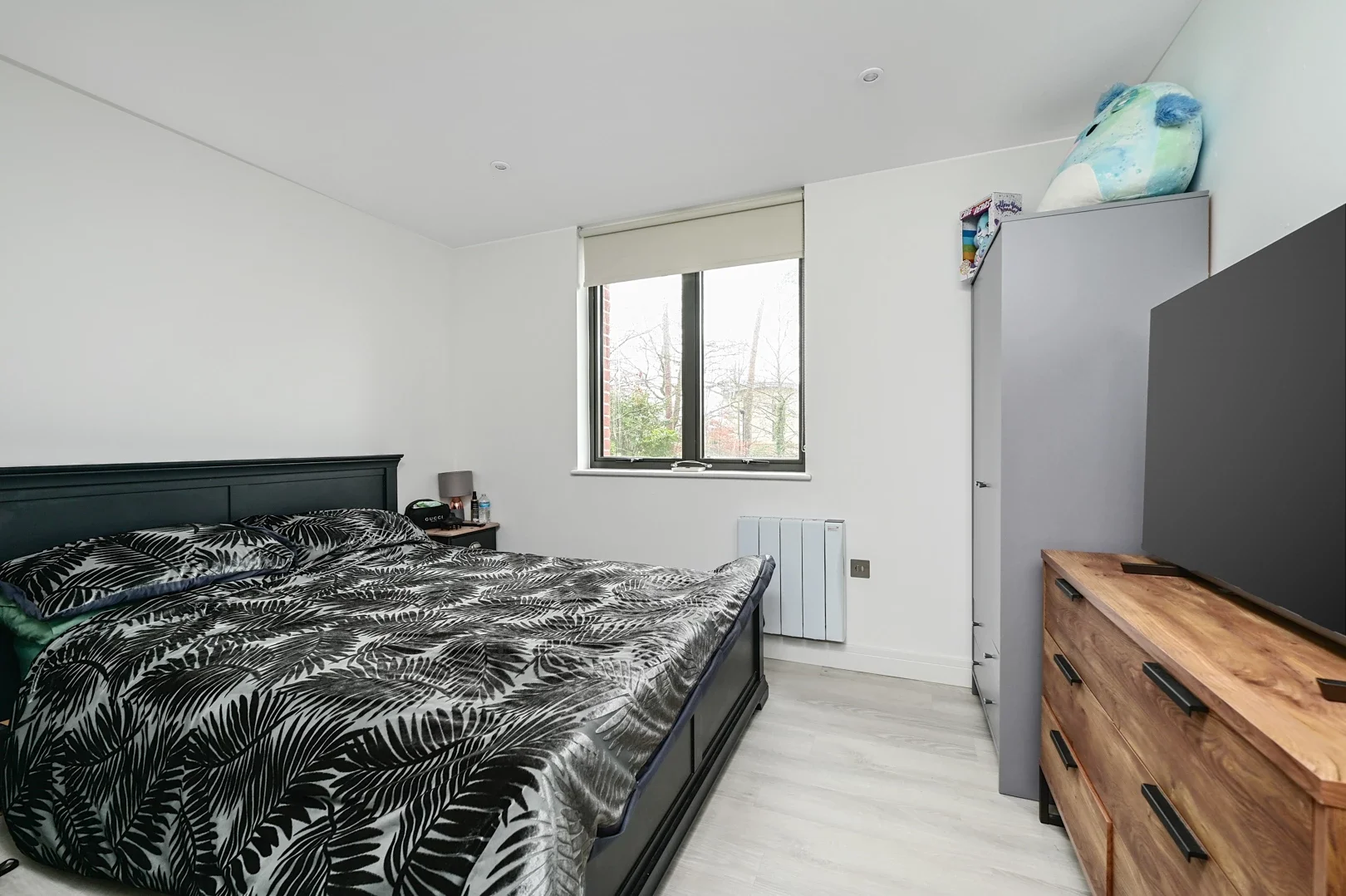 Flat Farnborough Road in Rushmoor