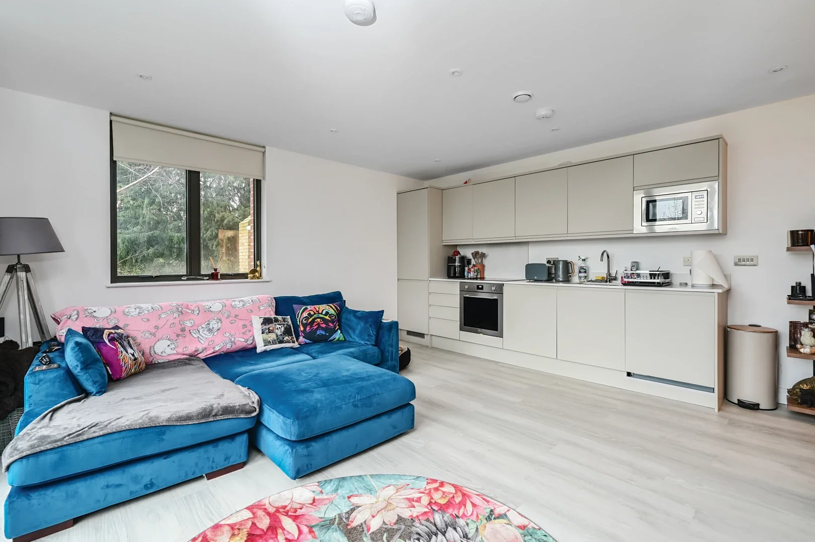 Flat Farnborough Road in Rushmoor