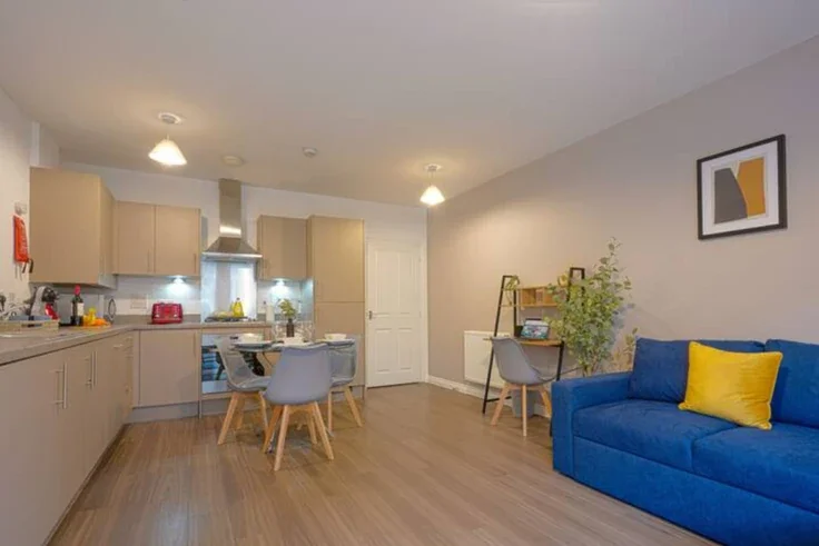 Flat Henrietta Way in Milton Keynes