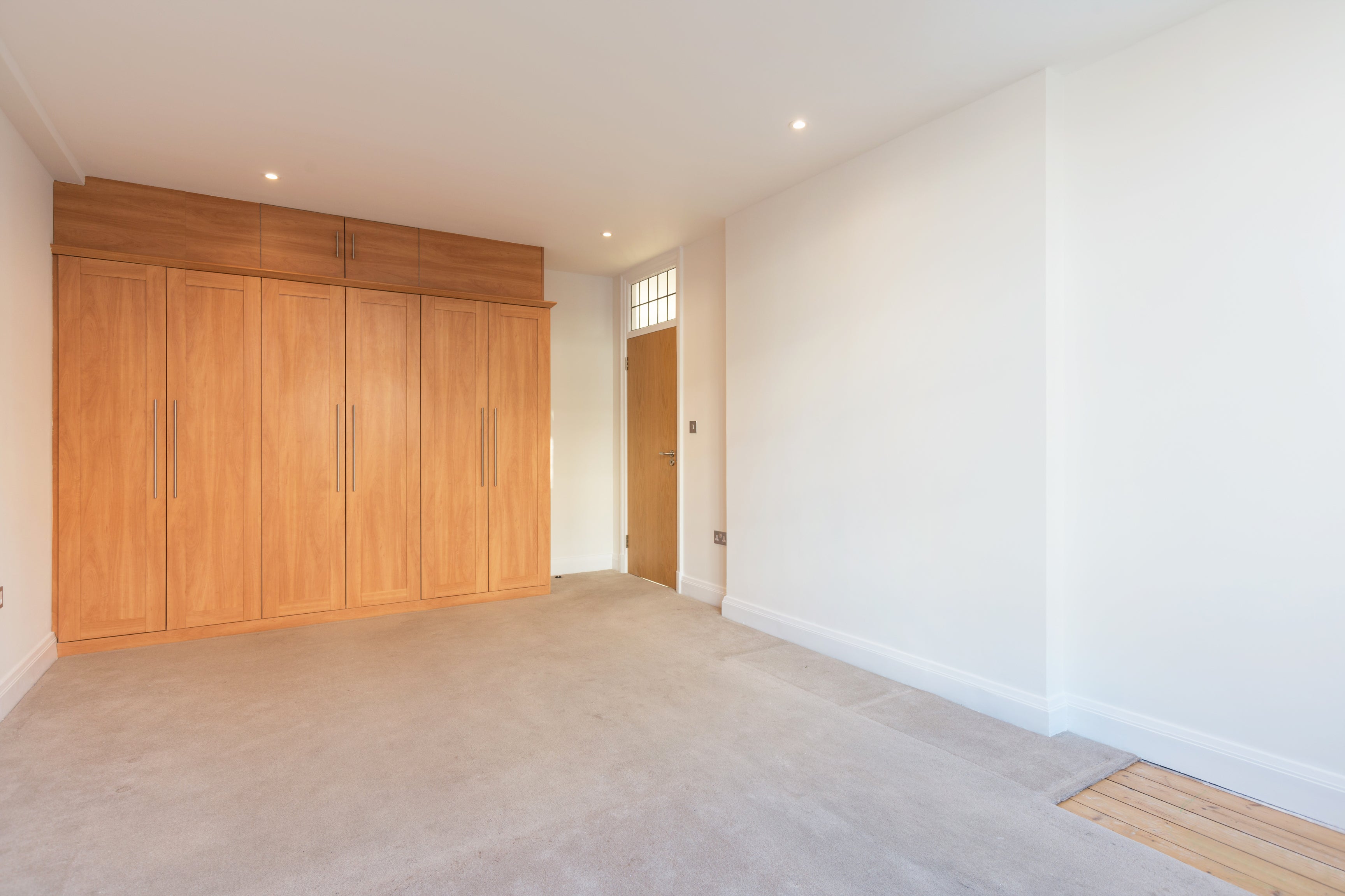 Flat Queen's Terrace in City of Westminster