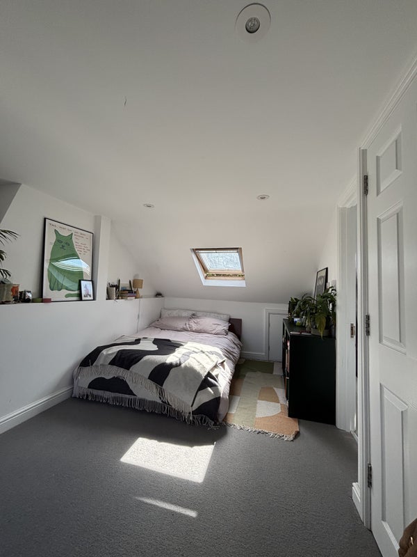 Room Garratt Lane in Greater London