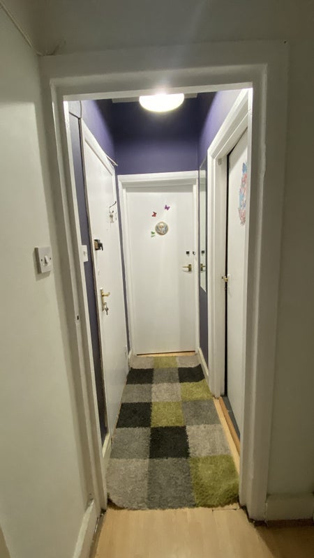 Room Croydon Road in Caterham