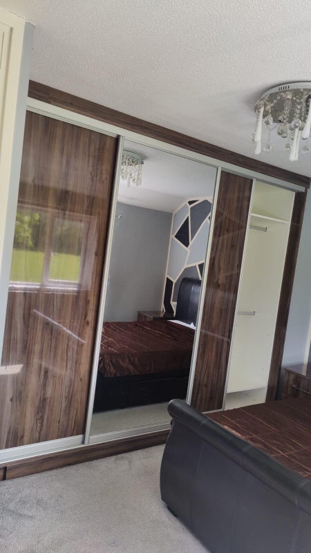 House Skelmersdale Walk in Crawley