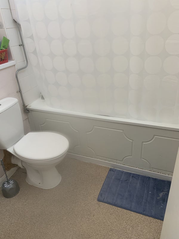 Room Lingmoor Walk in Manchester