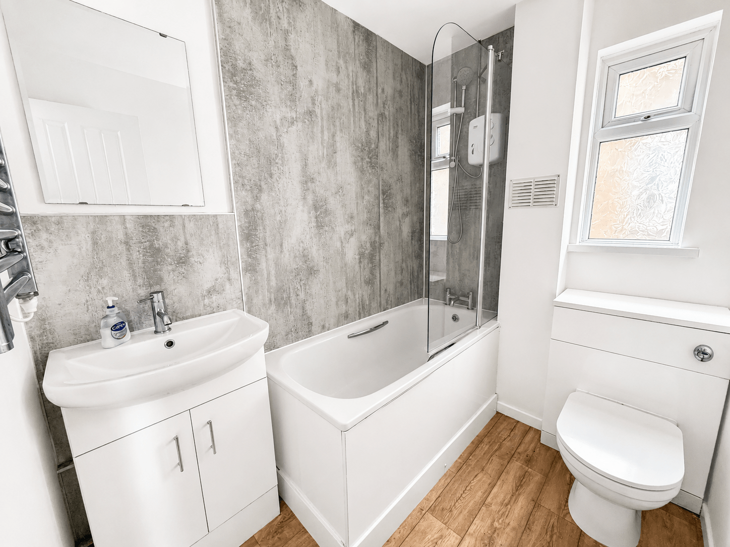 Flat Cornish Close in Cardiff