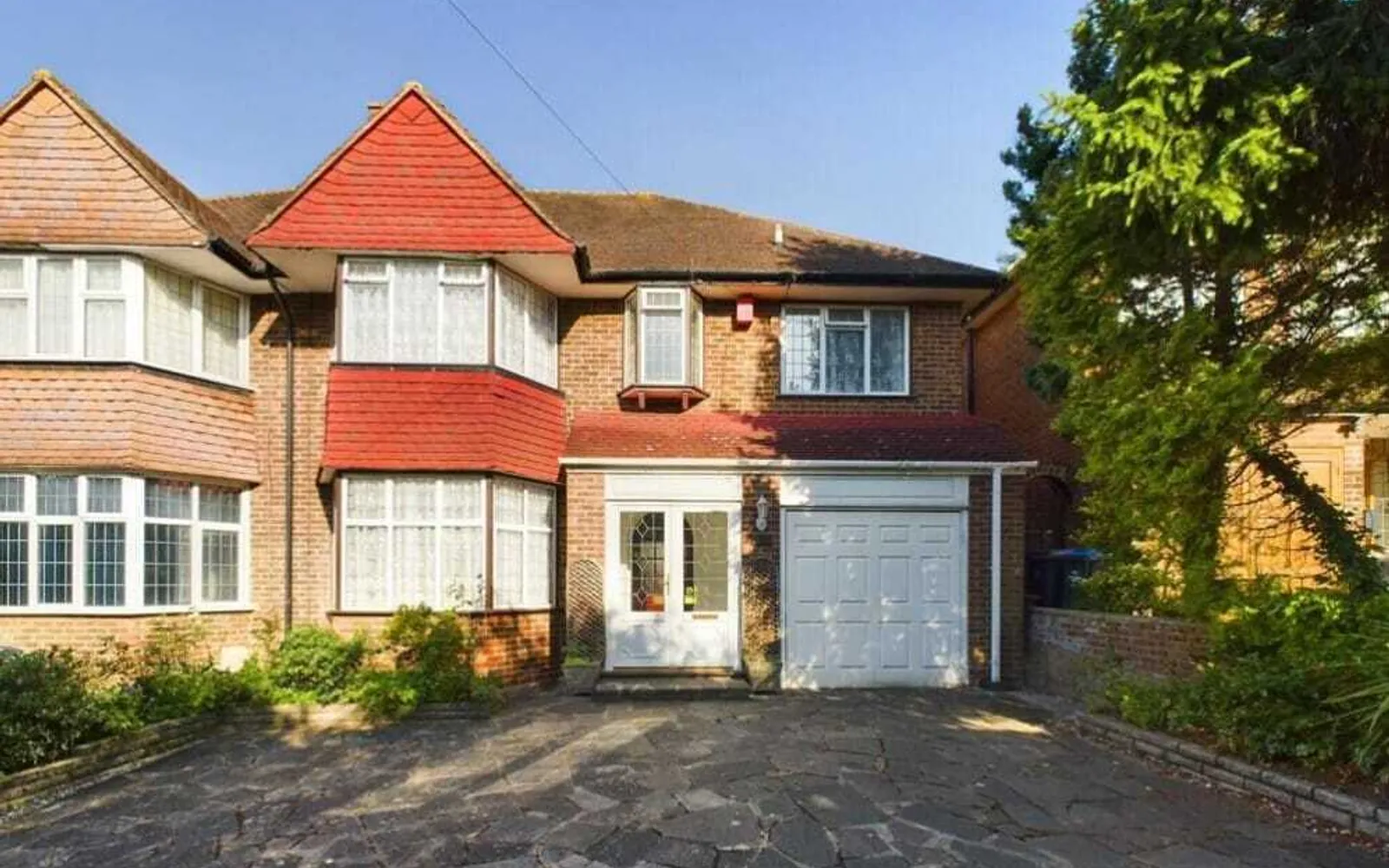 House Salmon Street in Greater London