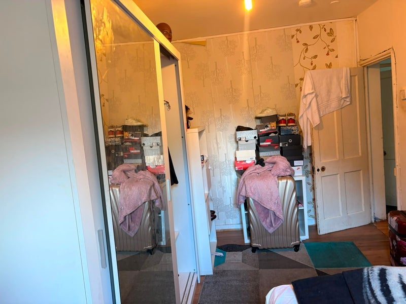 Room Peckham Road in Greater London