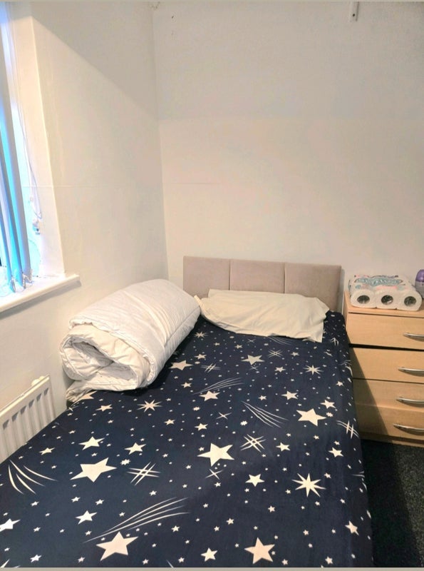 Room Ainsdale Crescent in Nottingham