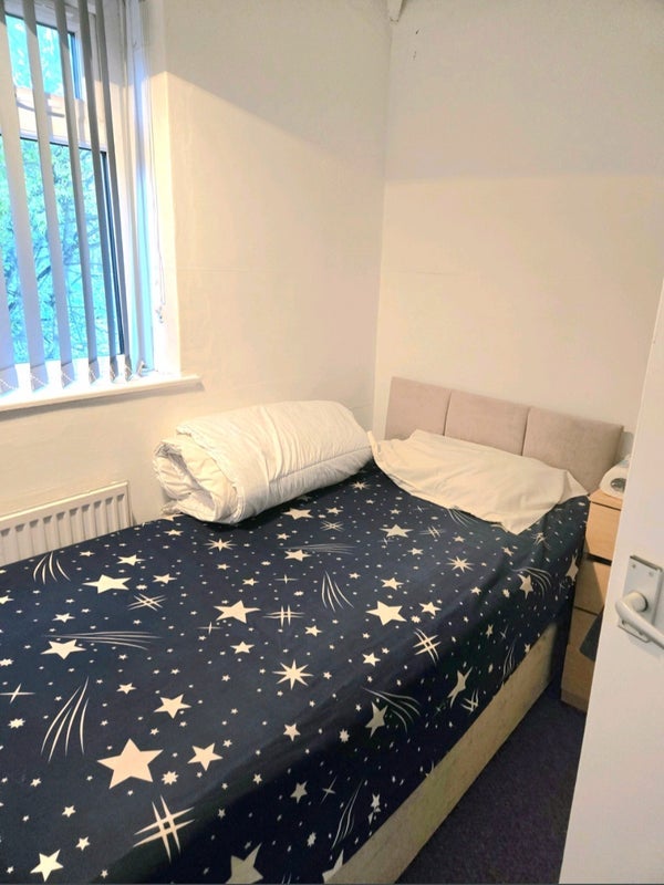 Room Ainsdale Crescent in Nottingham