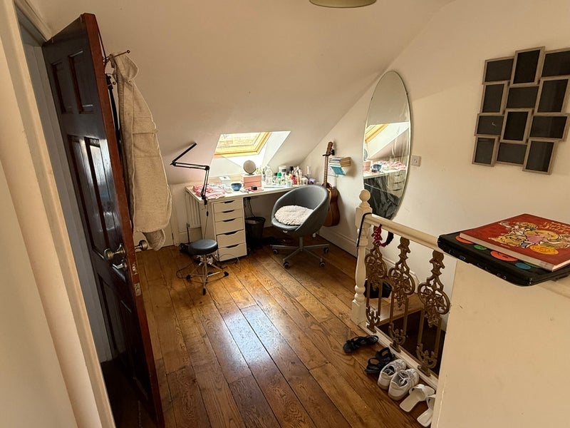 Room Gilbert Road in Bristol