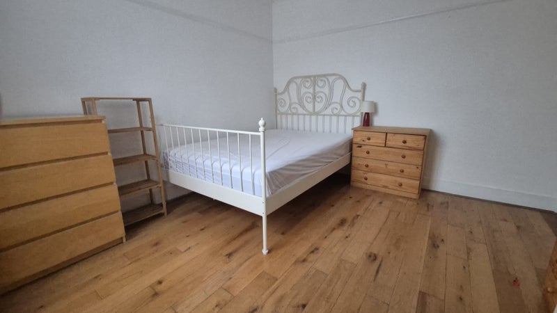 Room Eccleston Road in Greater London