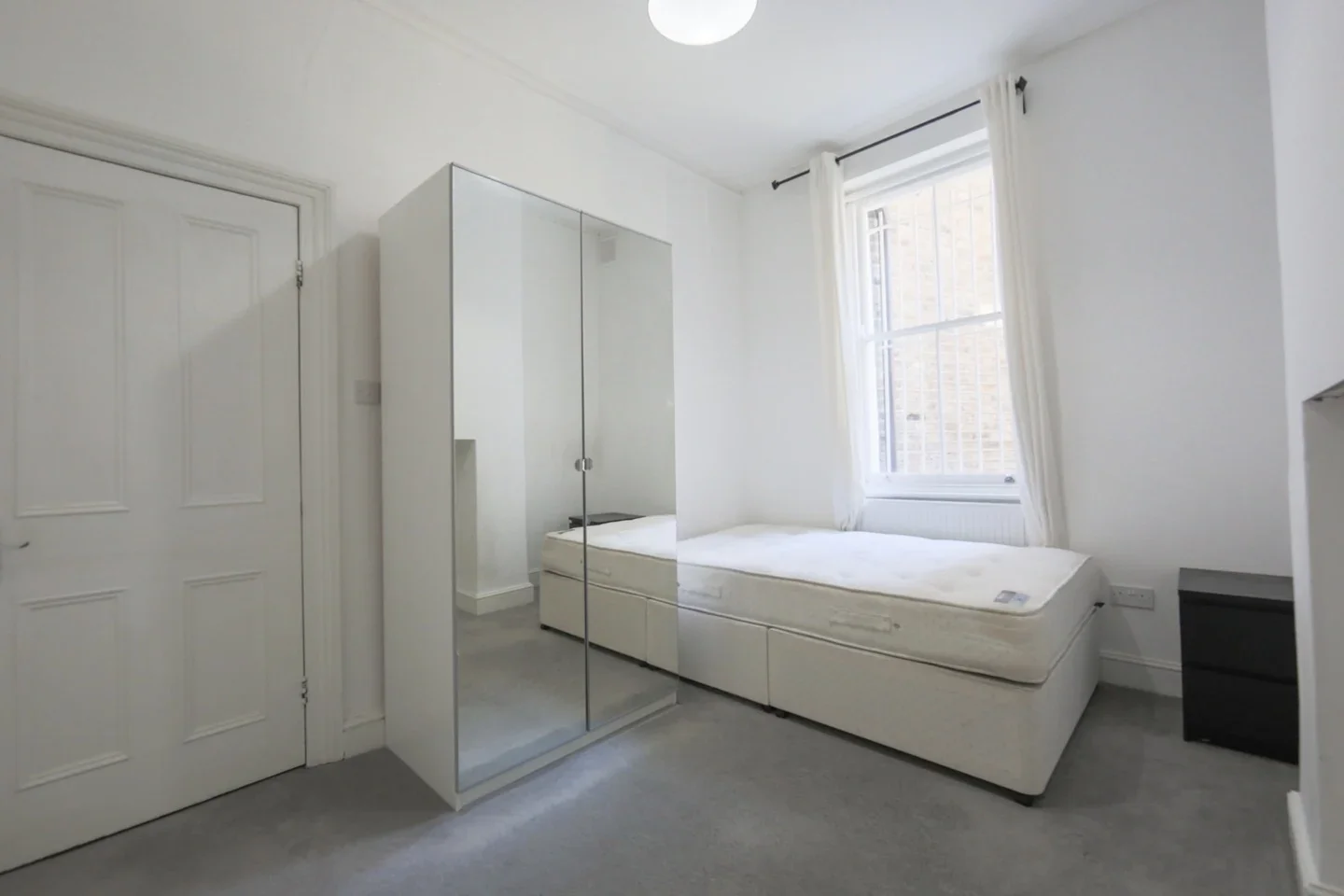 Flat Rhyl Street in Greater London