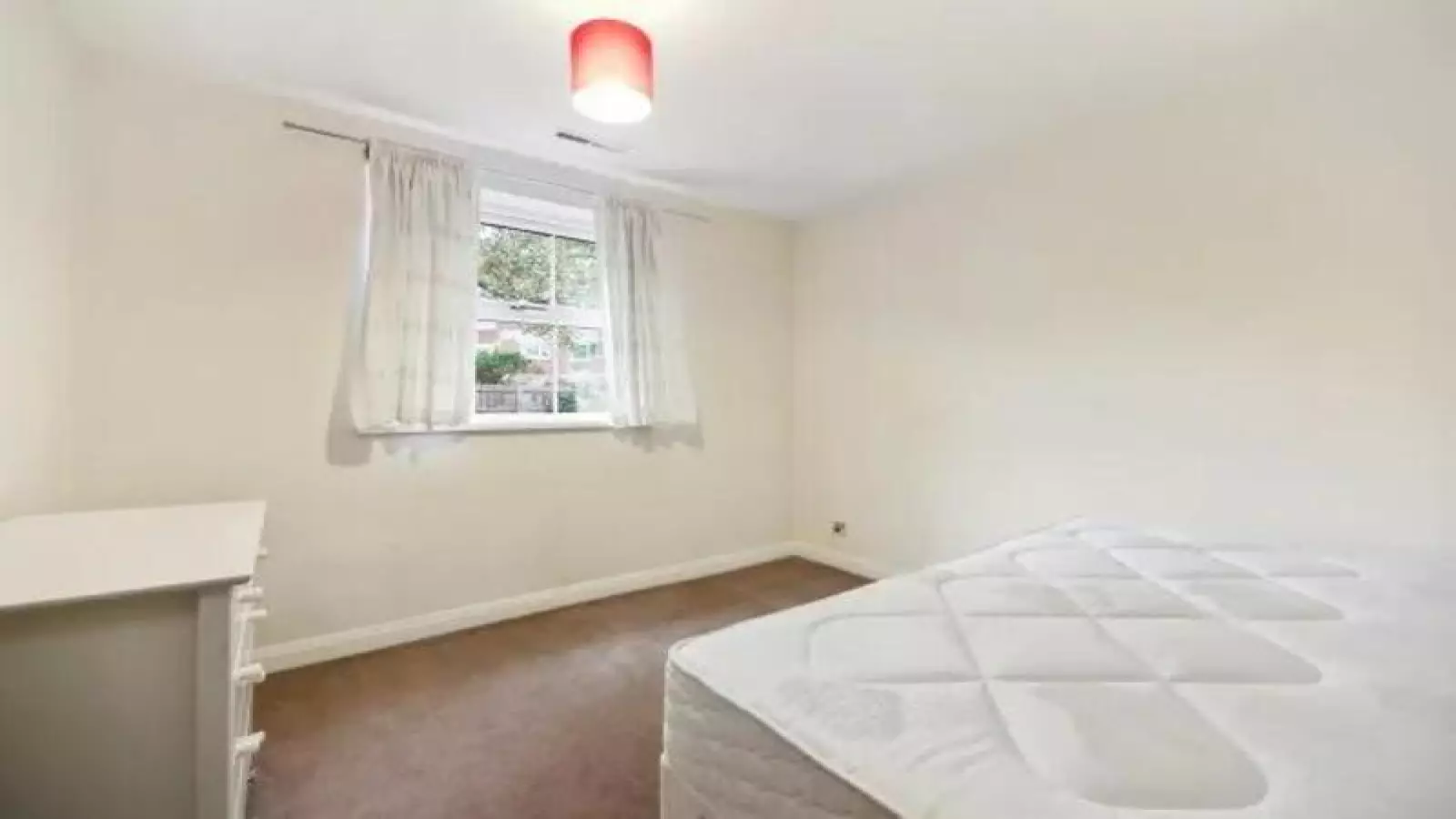 Flat Belvedere Drive in Greater London