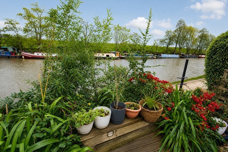 Flat Leabank View in Greater London