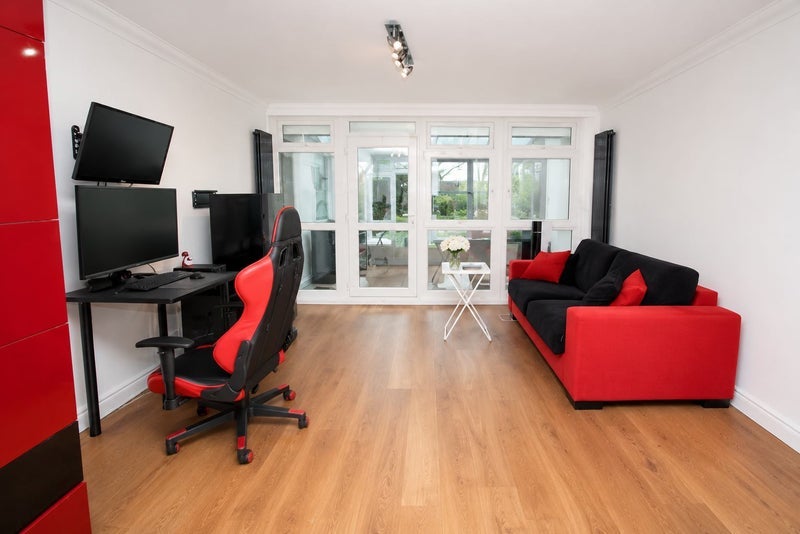 Flat Leabank View in Greater London