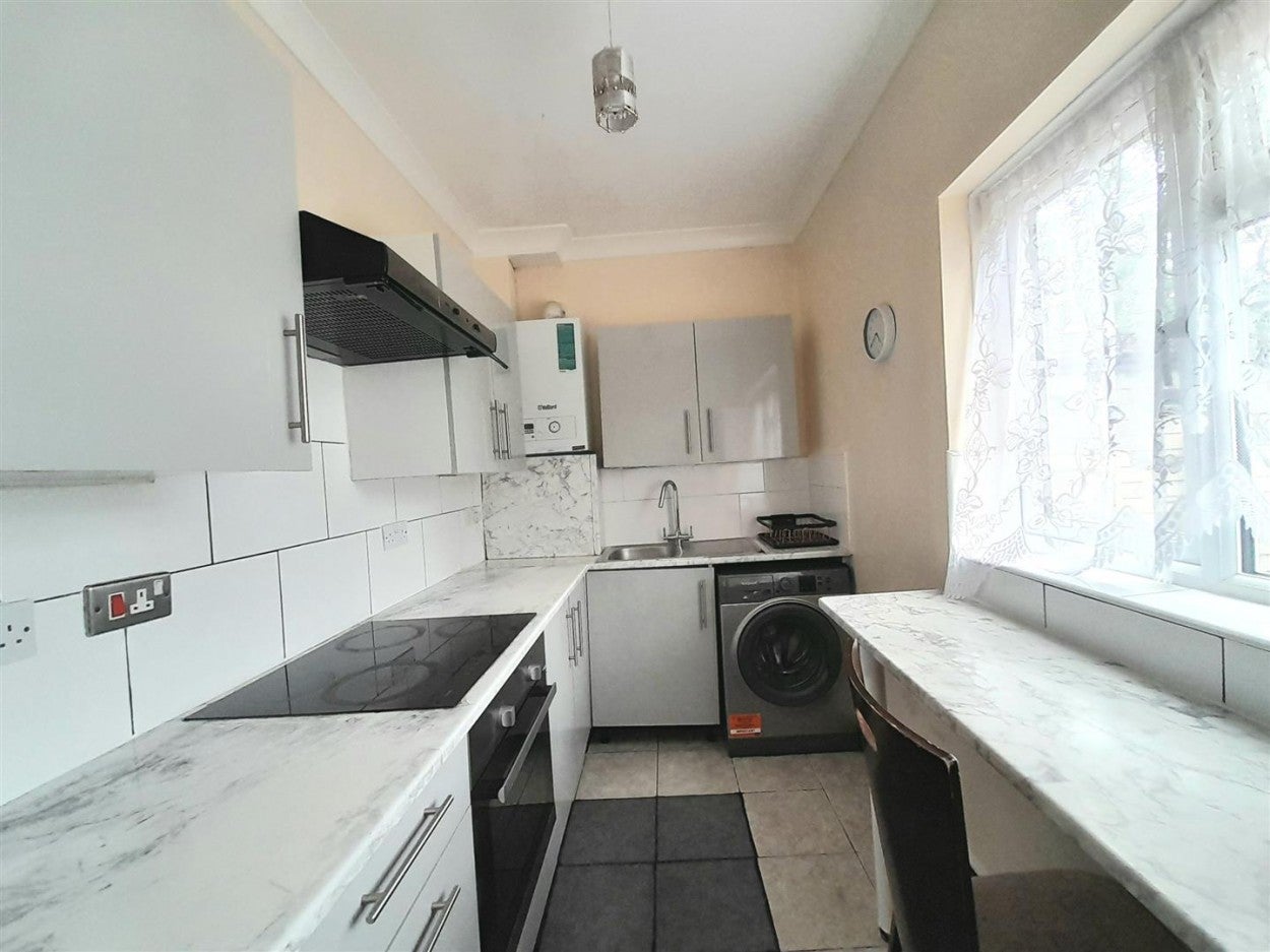 Flat Norton Road in Greater London