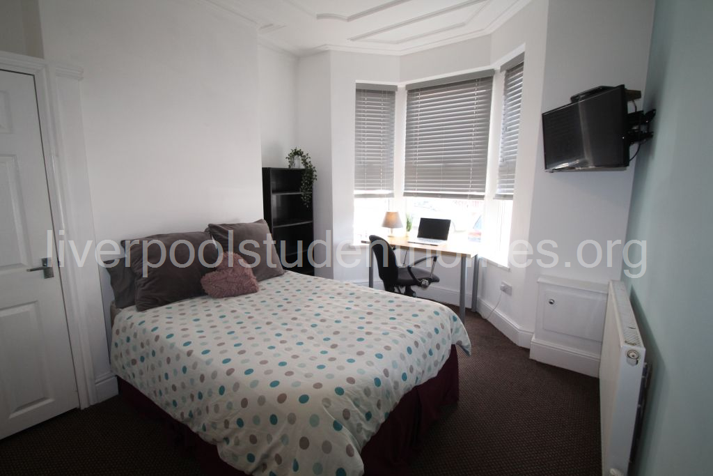 Room Shaw Street in Liverpool