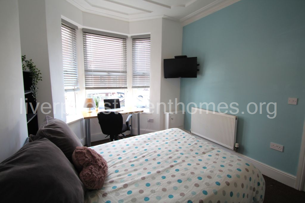 Room Shaw Street in Liverpool