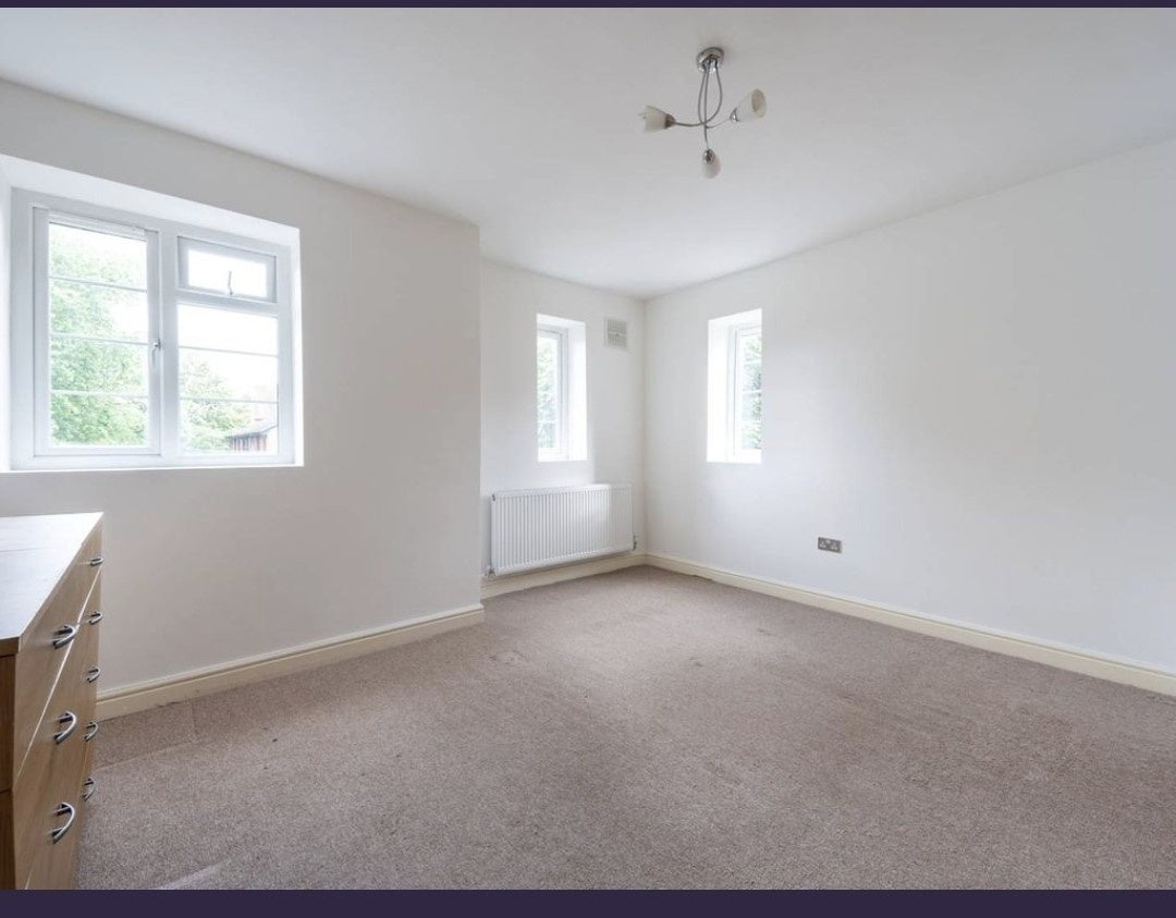 Flat London Road in Greater London