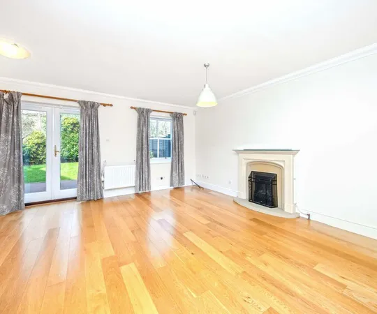 House Admiralty Way in Greater London