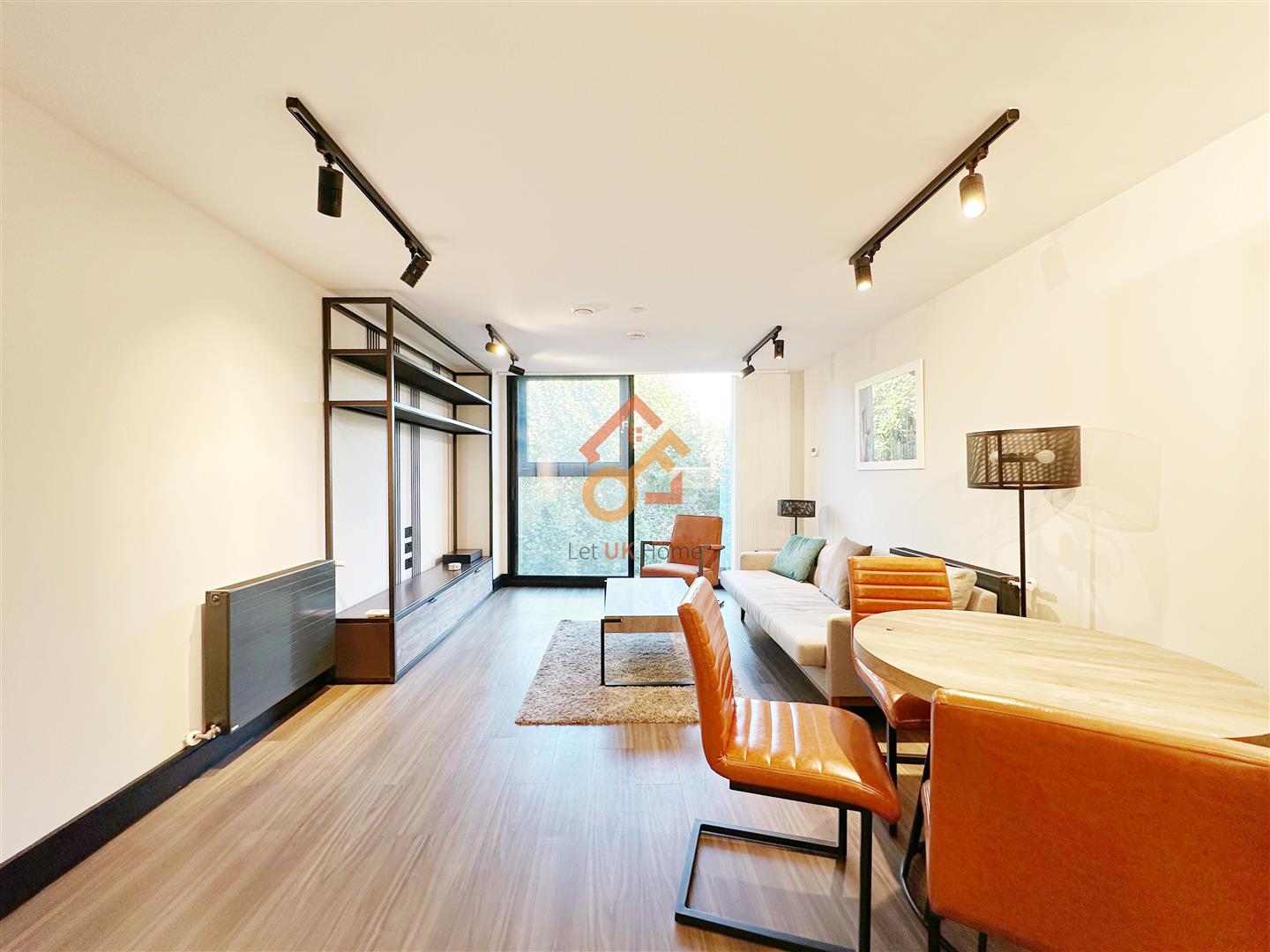 Flat Druid Street in Greater London