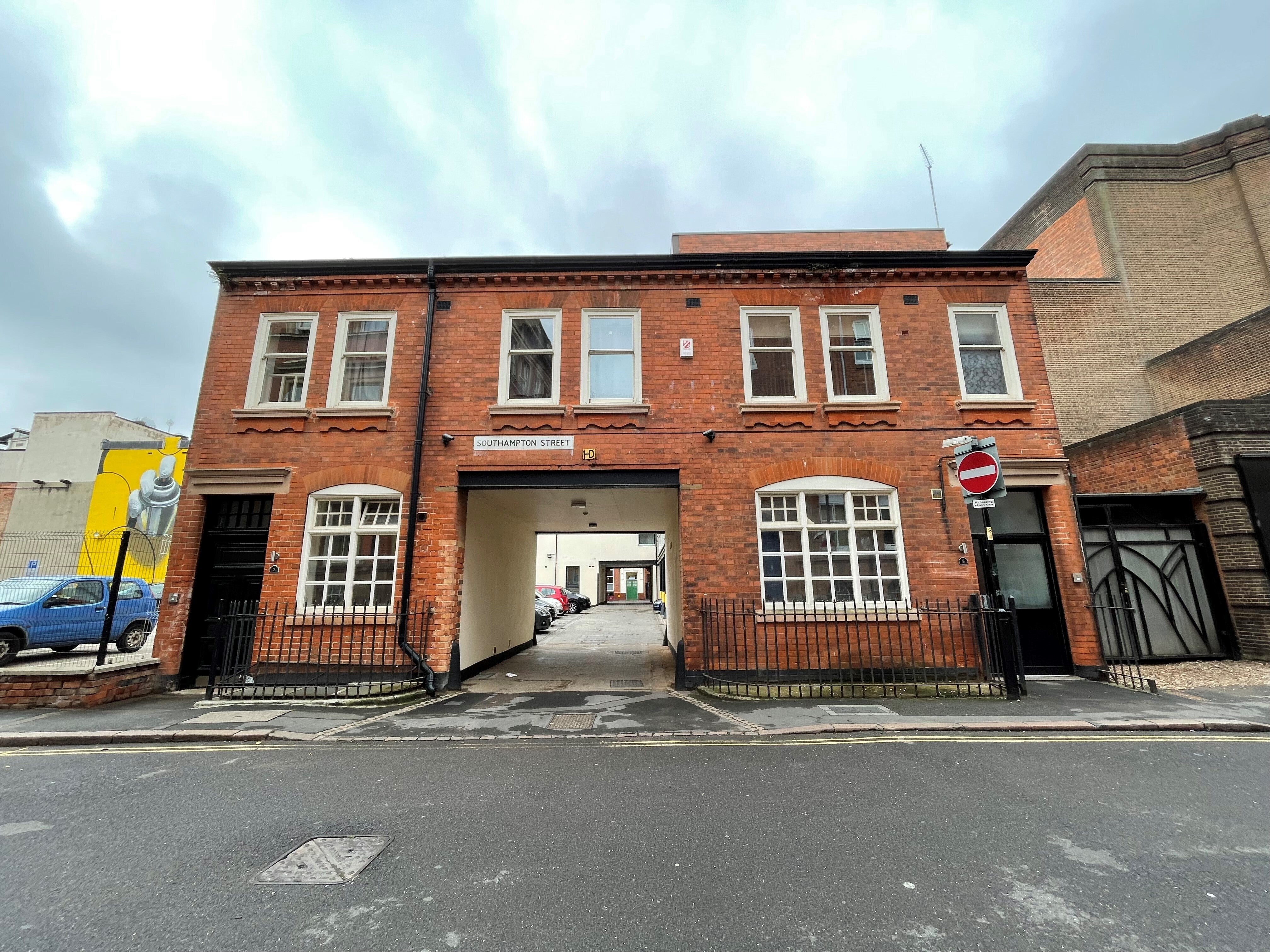 Flat Queen Street in Leicester