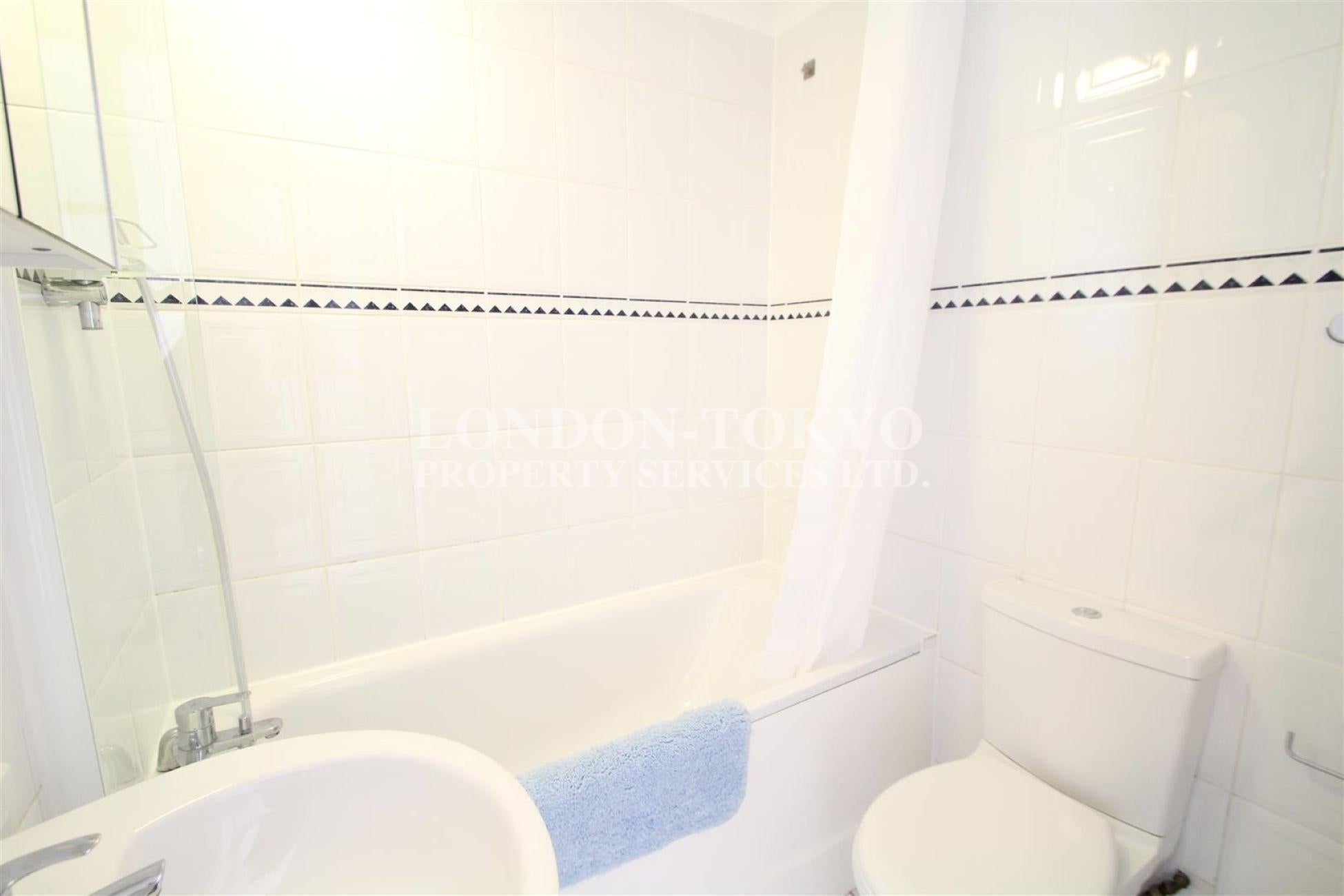 Flat Queensway in City of Westminster