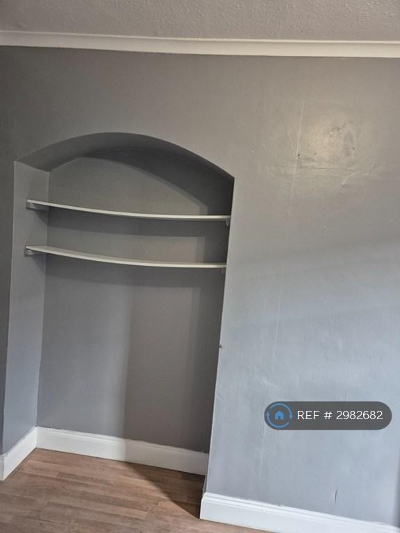 Room Shroffold Road in Greater London
