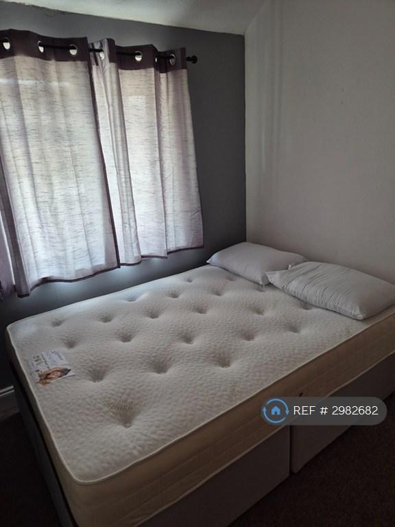 Room Shroffold Road in Greater London
