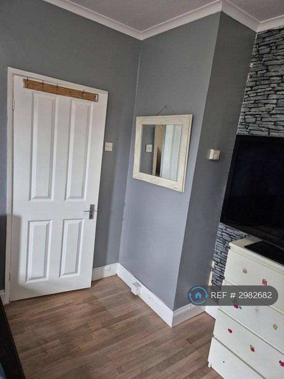 Room Shroffold Road in Greater London