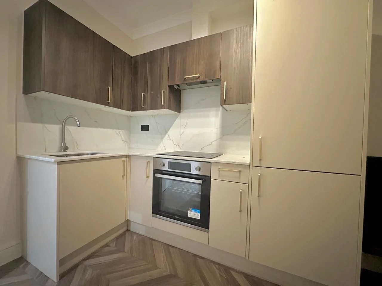 Flat Palmerston Road in Greater London