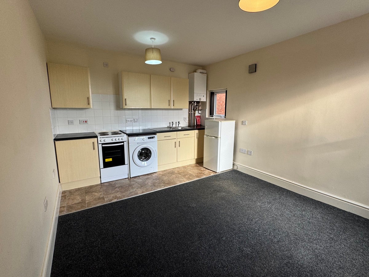 Flat Saint Albans Road in Bristol