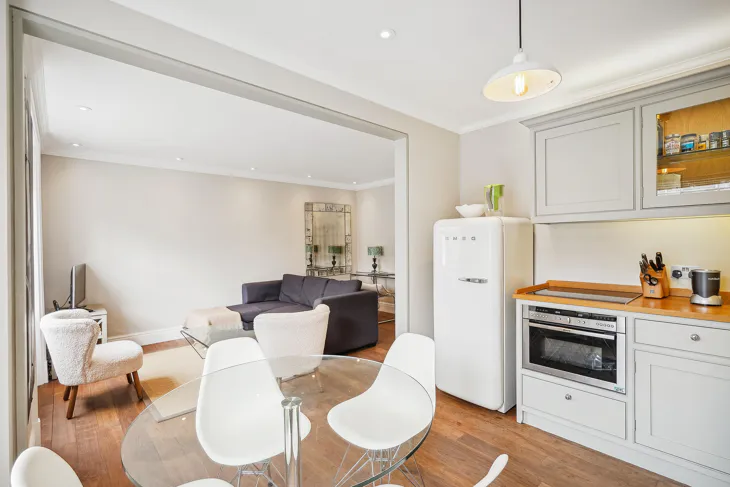 Flat Ebury Street in City of Westminster