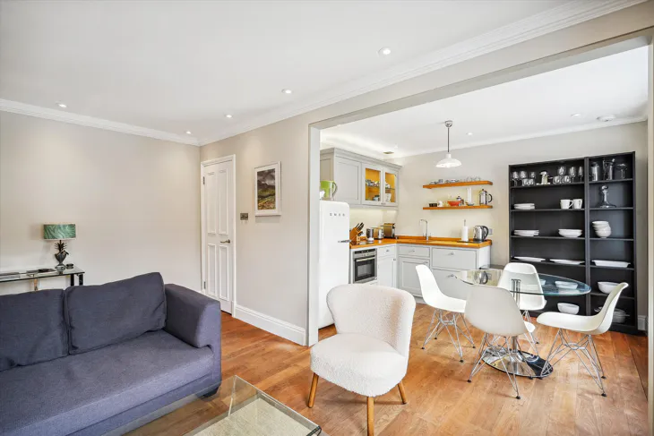 Flat Ebury Street in City of Westminster