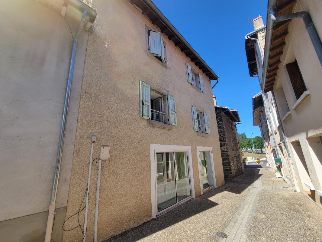 Flat Route de la Roche in Coubon