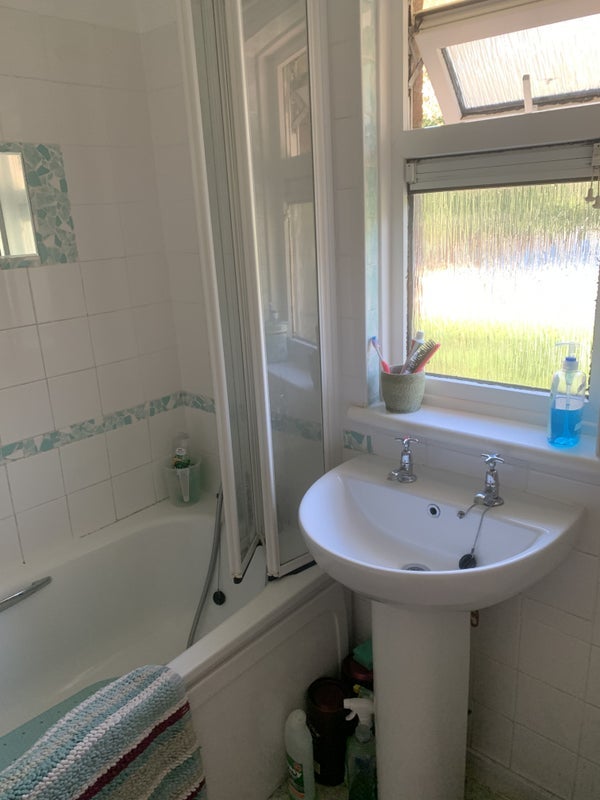 Room Scott Close in Poole
