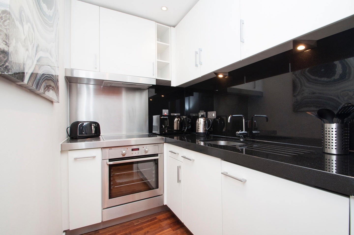 Flat Fairmont Avenue in Greater London