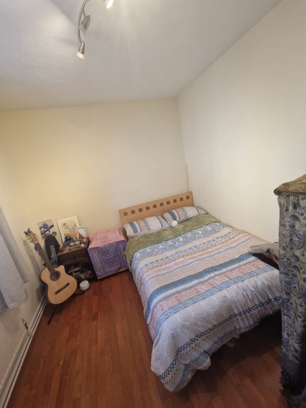 Room Queen Caroline Street in Greater London