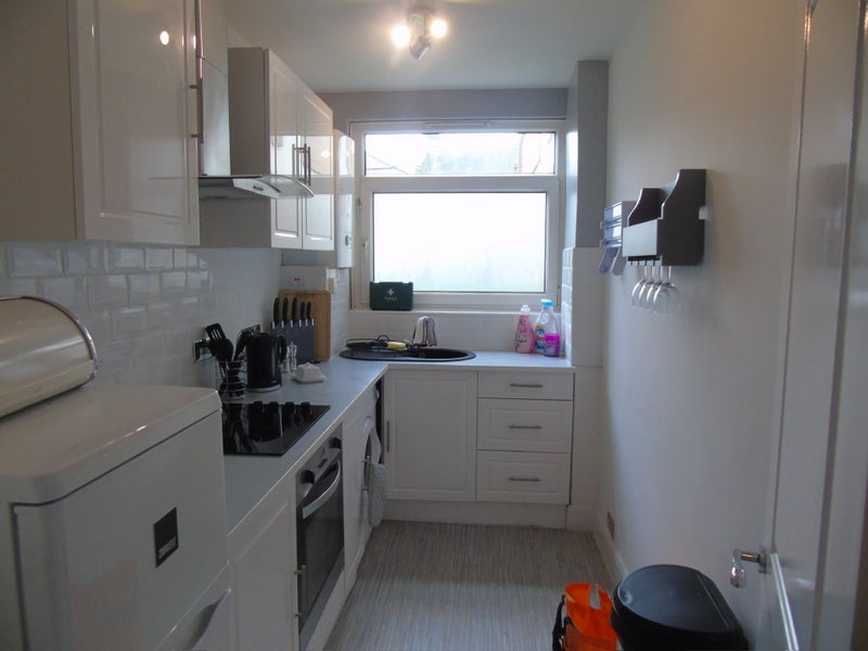 Room Lacy Road in Greater London