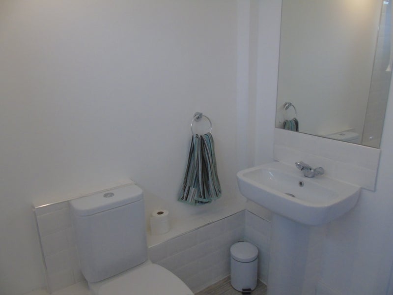 Room Lacy Road in Greater London