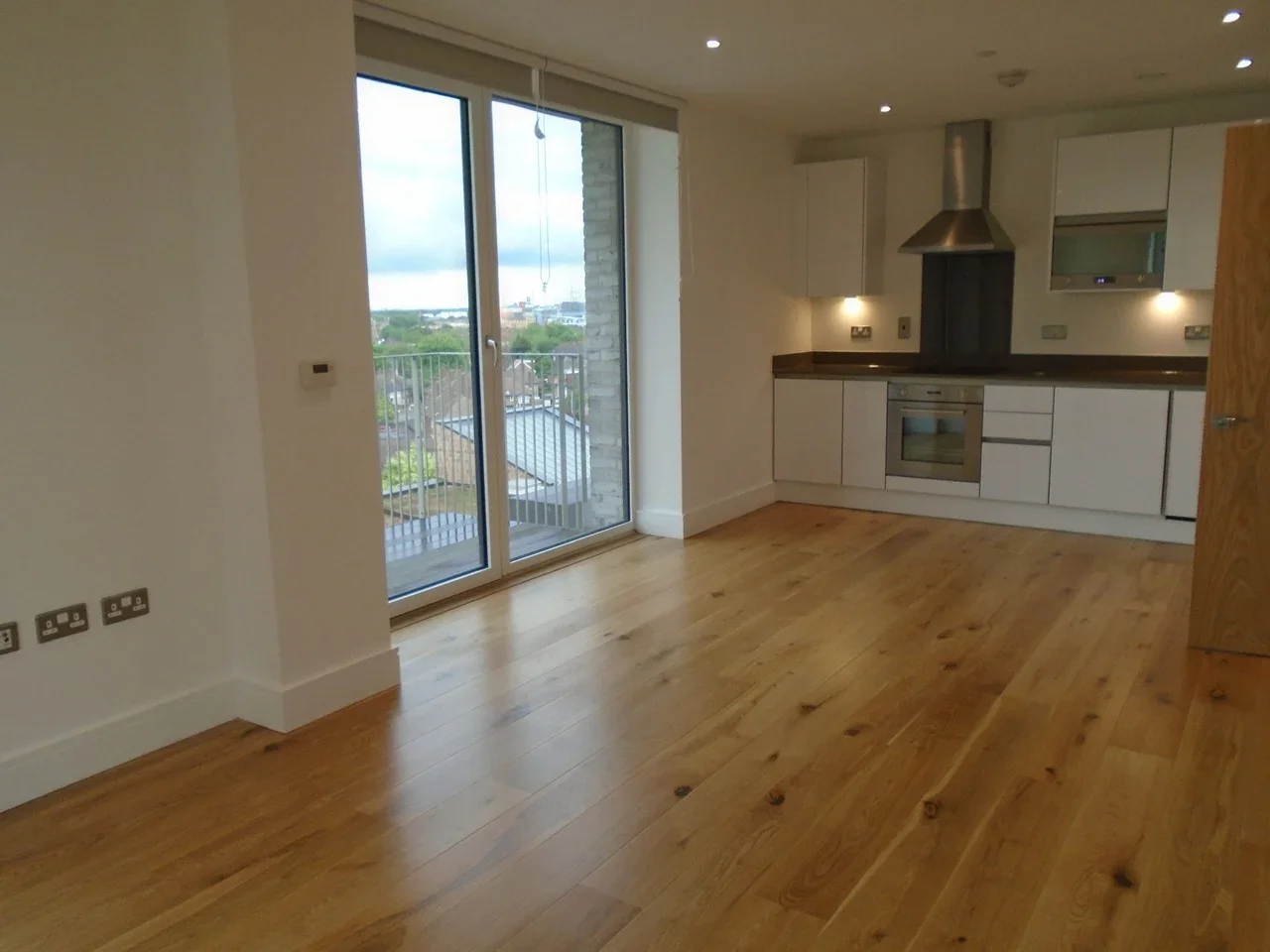 Flat Caxton Street North in Greater London