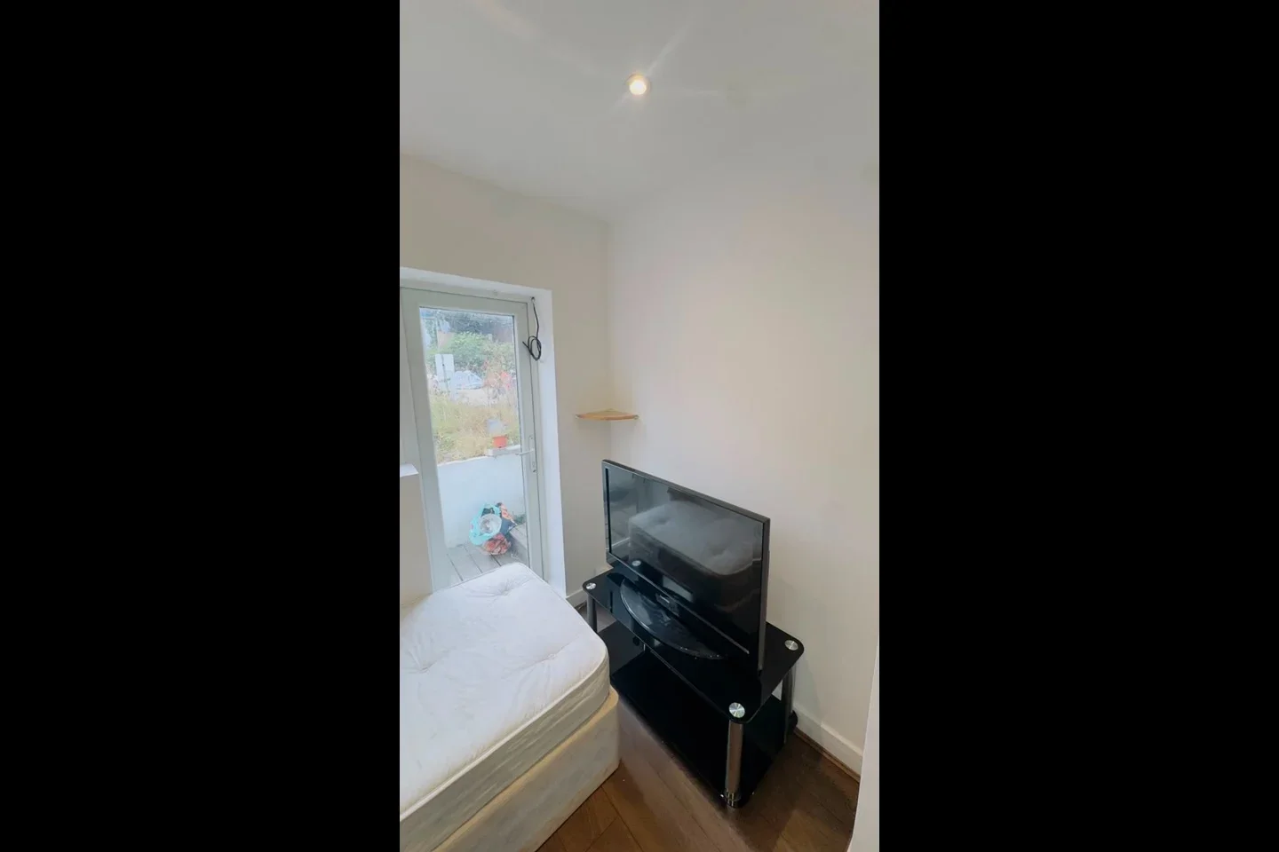 Room Spring Close in Greater London