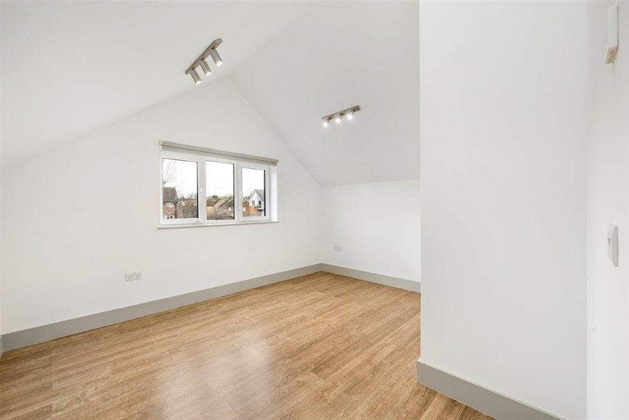 Flat Lower Luton Road in St Albans