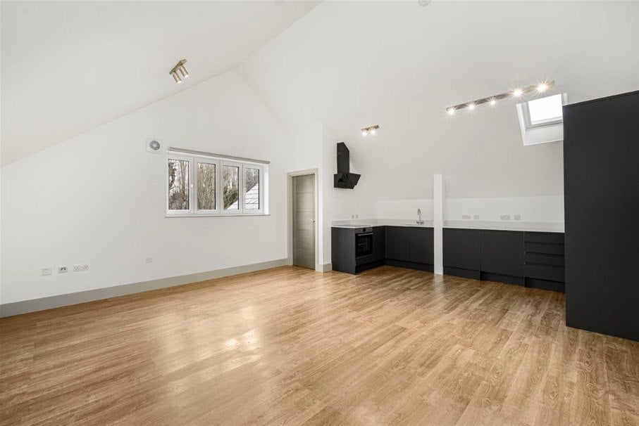 Flat Lower Luton Road in St Albans