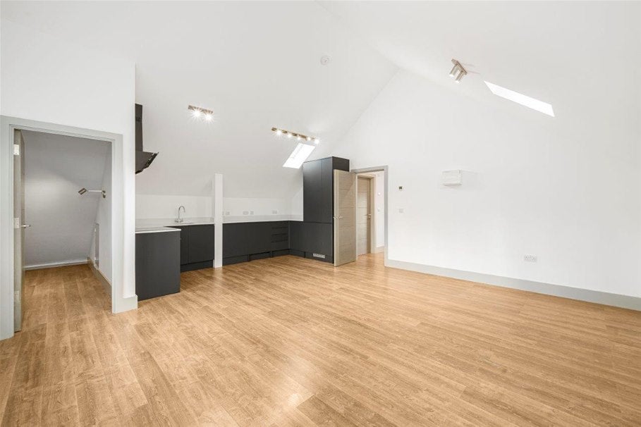 Flat Lower Luton Road in St Albans